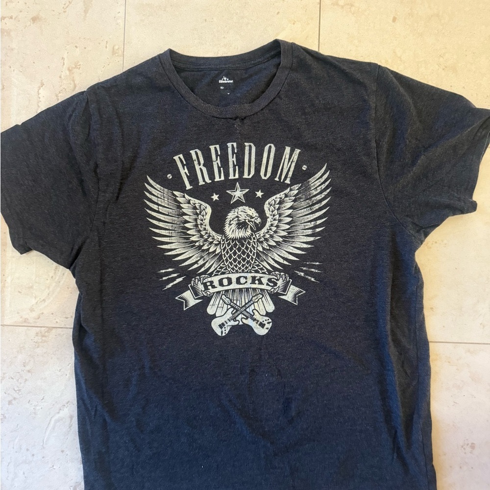 Freedom Rocks Eagle Graphic T-Shirt - Black